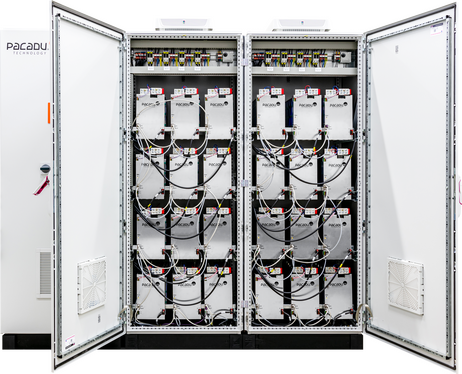 Stromspeicher geöffnet Schaltschrank für Stromspeicher (Tür offen)